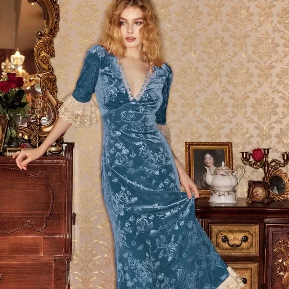 Lait Collection NWT Gwyneth Lace Velvet Maxi Dress in Lake Blue Large Coquette - Picture 14 of 15